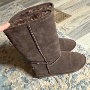Brown Suede Fur-Lined Boots